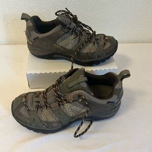 Merrell Brindle Gore-tex J52410 Waterproof Vibram‎ Hiking Trail Shoes Womens 8